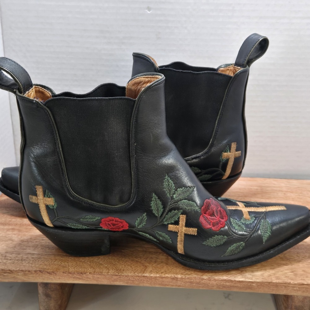 Limited Edition Manuel Western Boots 7.5 Black Embroidered Roses Cross Womens - Picture 8 of 16